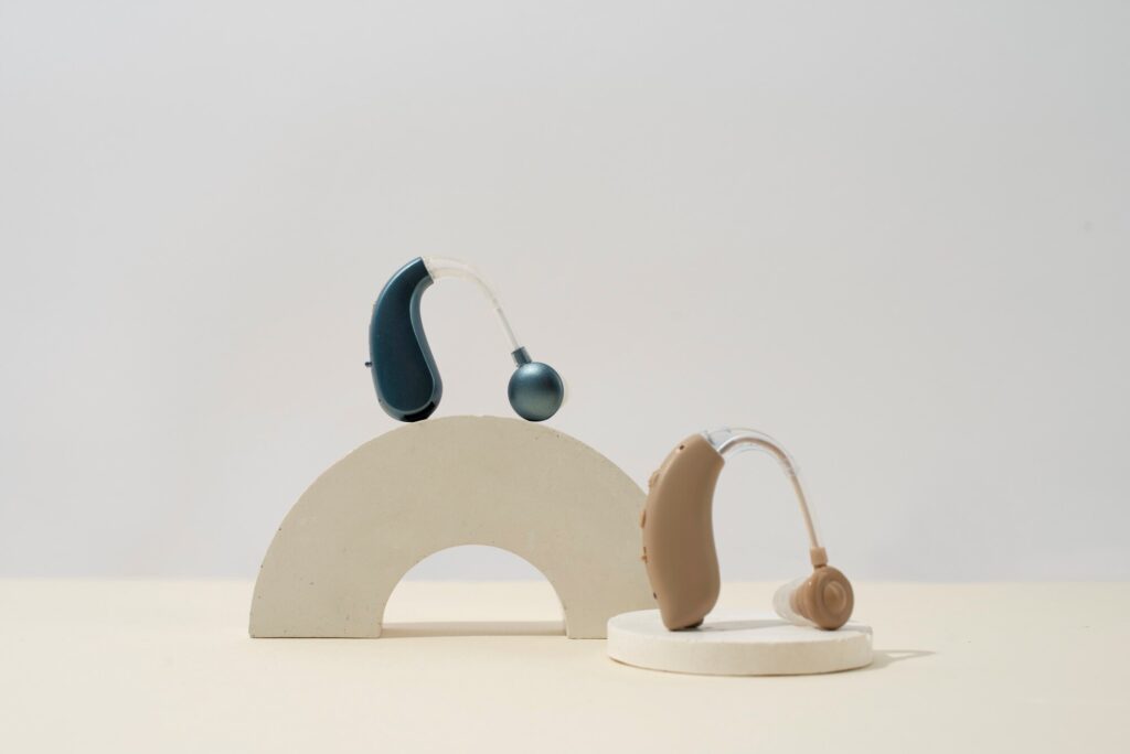 हियरिंग एड्स (Hearing Aids) क्या हैं?
